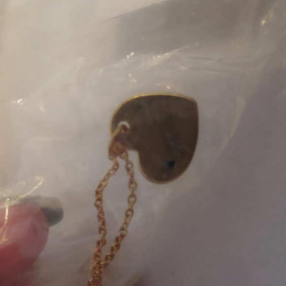 Wren yellow gold heart pendent summer 2015 black Sapphire - Picture 3 of 3